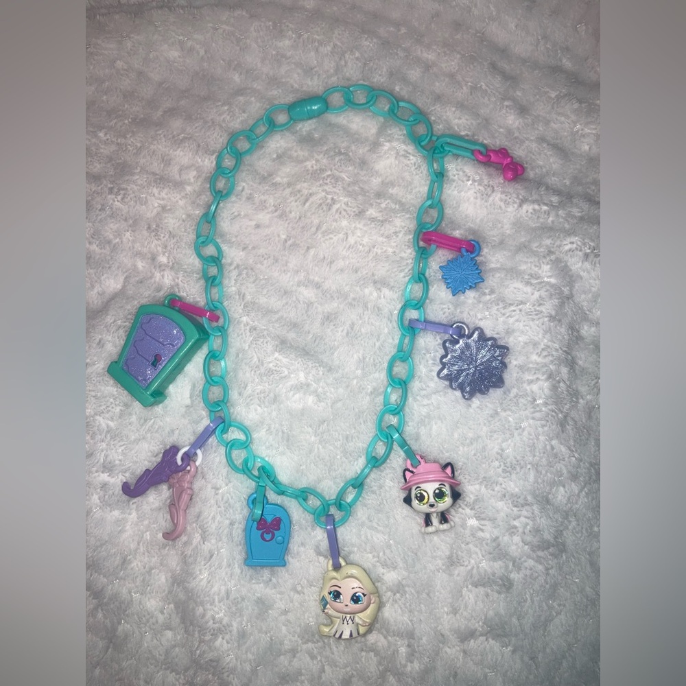 DISNEY DOORABLES CHARM NECKLACE NWOT